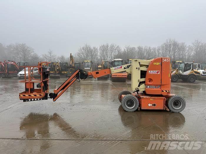 JLG E300AJP Alte ascensoare si platforme