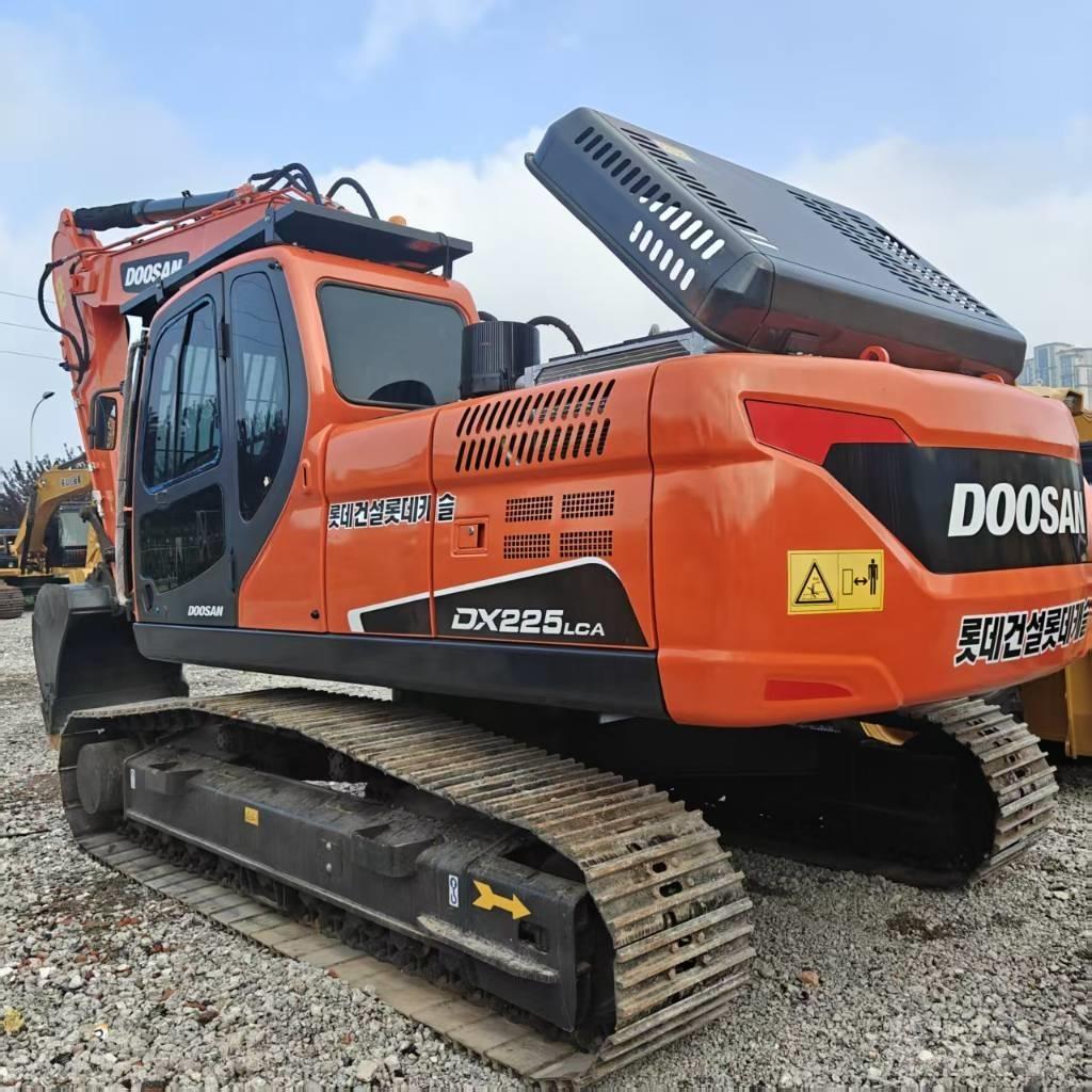 Doosan DX 225 LCA Excavatoare pe șenile
