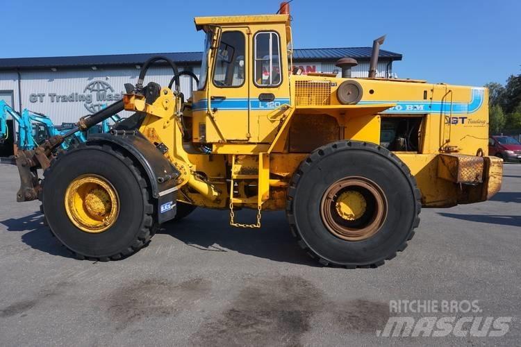 Volvo BM 120 Incarcator pe pneuri