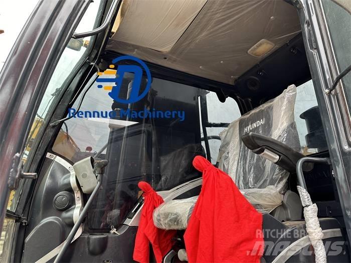 Hyundai R220-9S Excavatoare pe șenile
