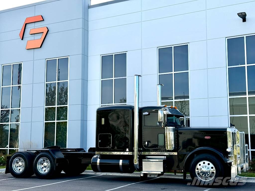 Peterbilt 389 PRIDE Autotractoare