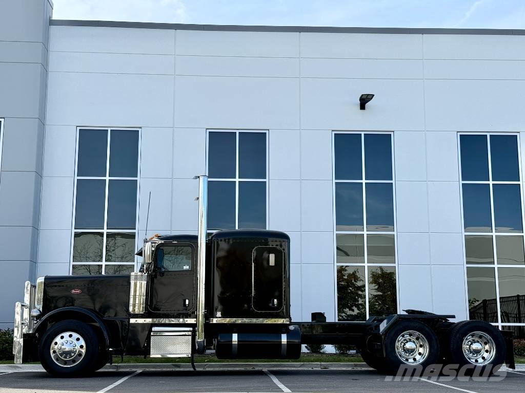 Peterbilt 389 PRIDE Autotractoare