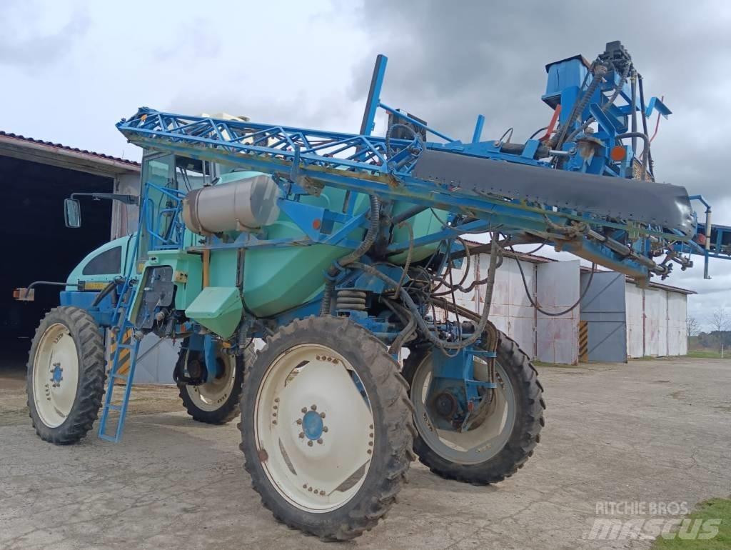 Berthoud UTL 4000 Pulverizatoare autopropulsate