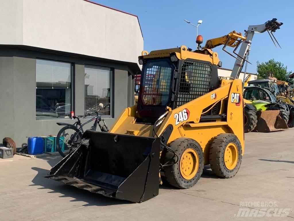 CAT 246 Mini incarcator