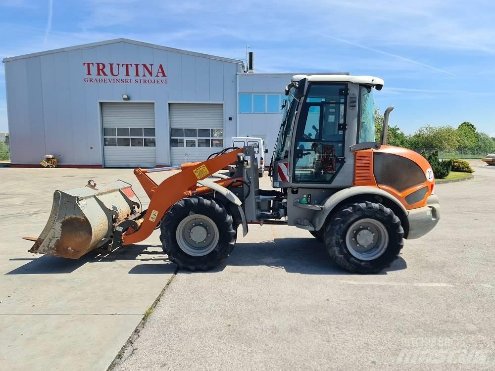 Atlas AR75e Incarcator pe pneuri