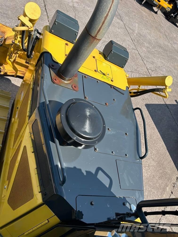 Komatsu D 65 PX-18 Buldozere pe senile