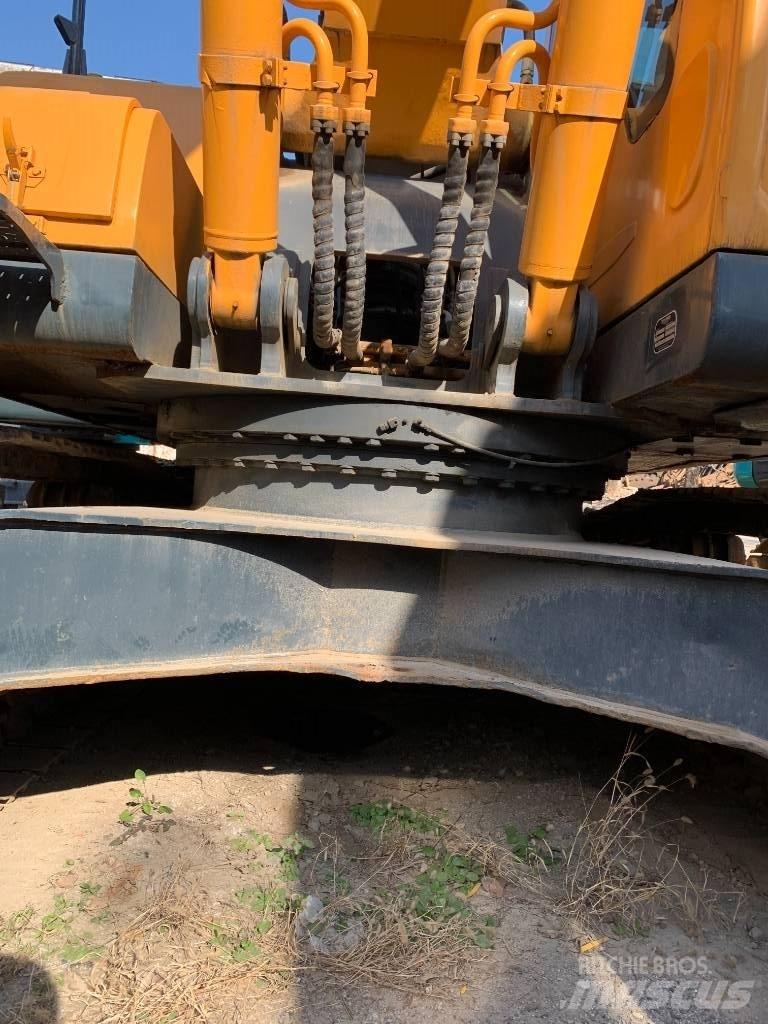 Hyundai 305LC-9T Excavatoare pe șenile
