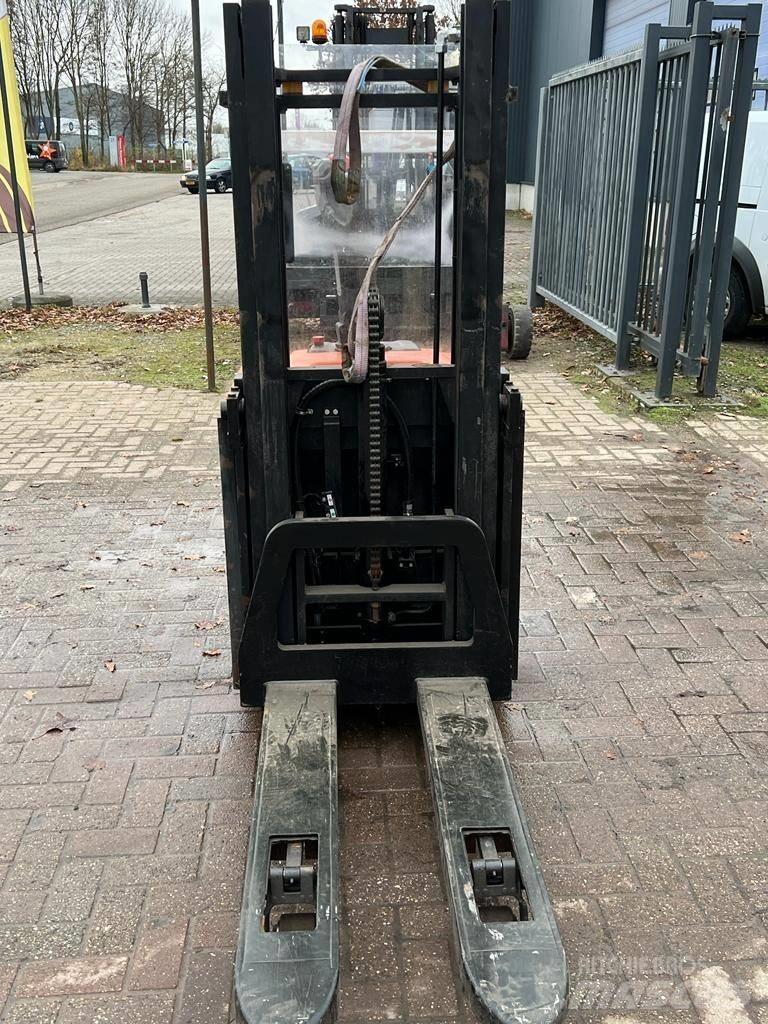 BT SPE 125 Transpaleta manuala