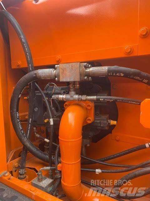 Doosan DX 180 LC Excavatoare pe șenile
