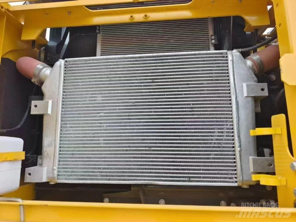 Komatsu 350-8 Excavatoare pe șenile
