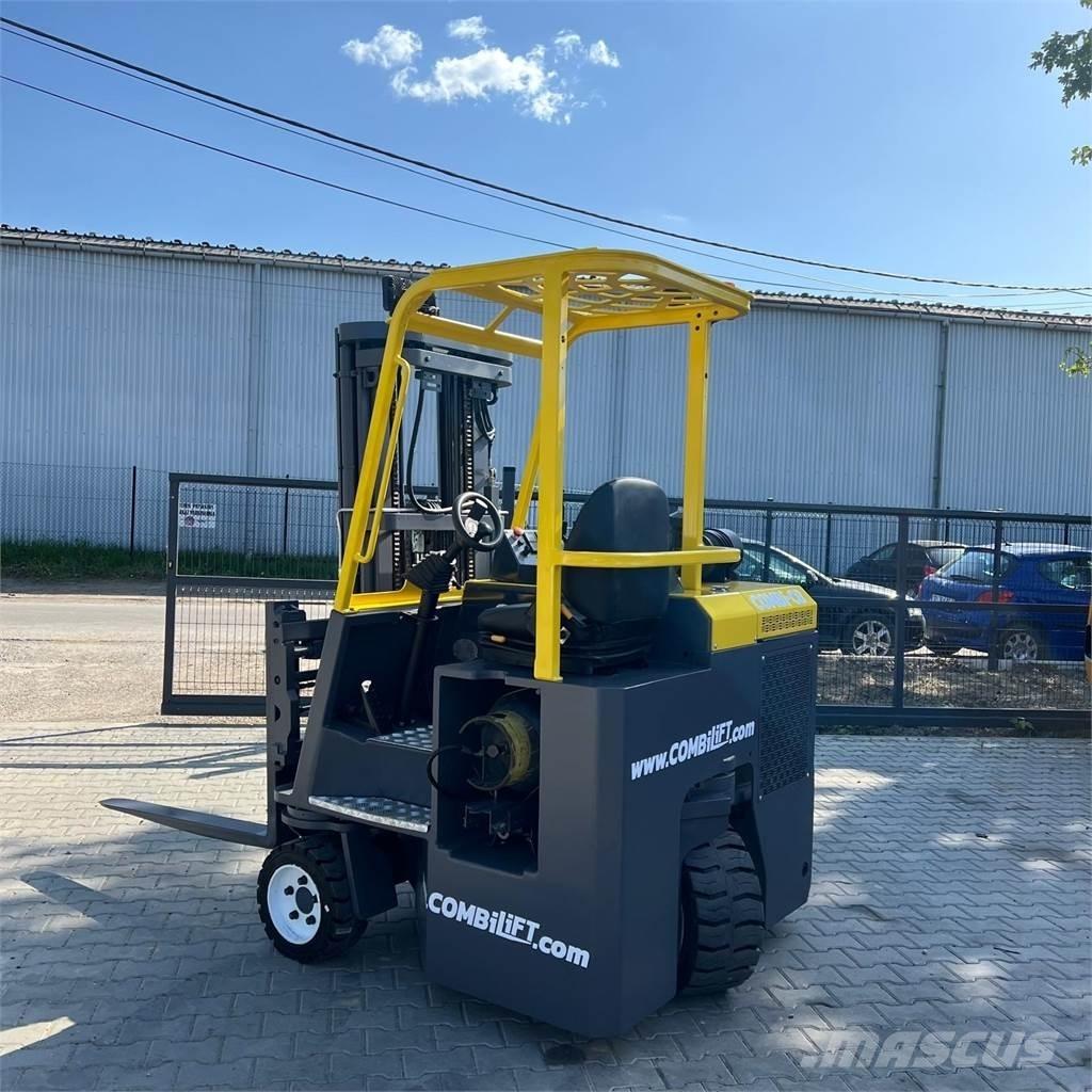 Combilift CBE 3000 Stivuitoare cu patru brate