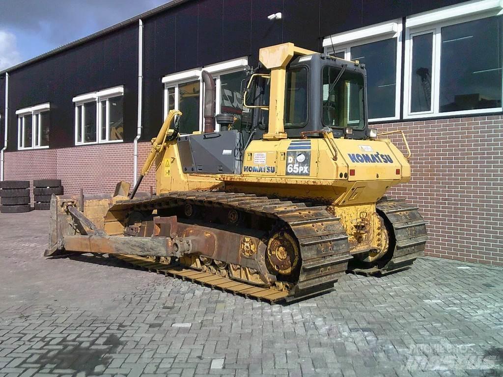 Komatsu D65PX-15 Buldozere pe senile