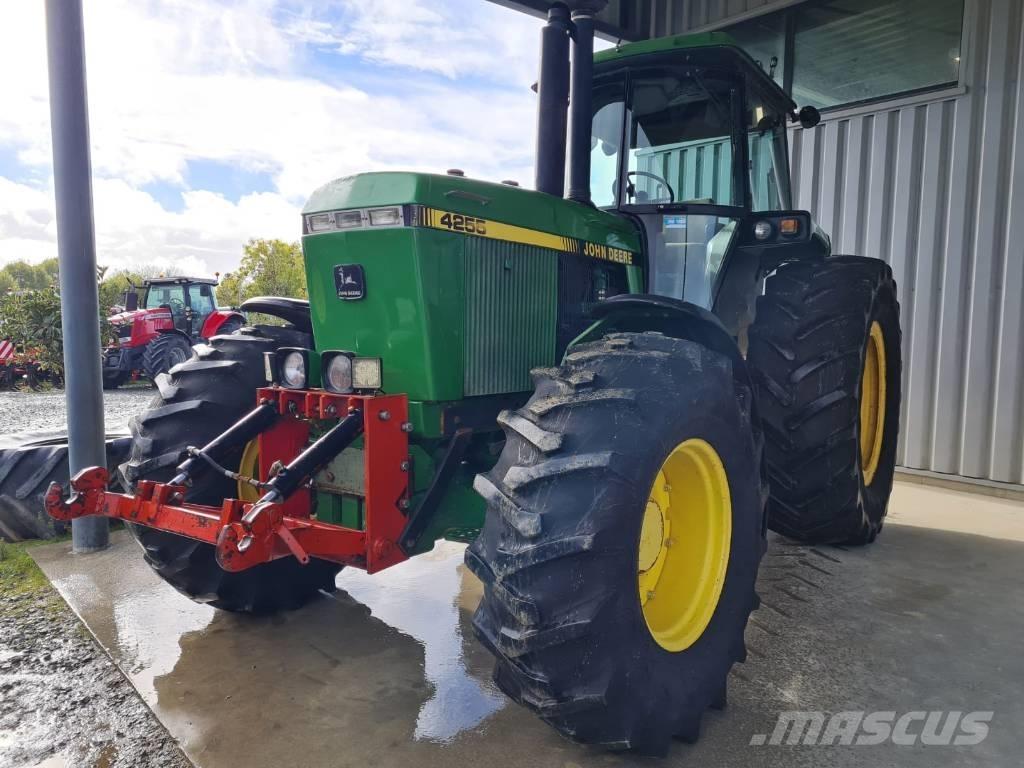 John Deere 4255 Tractoare
