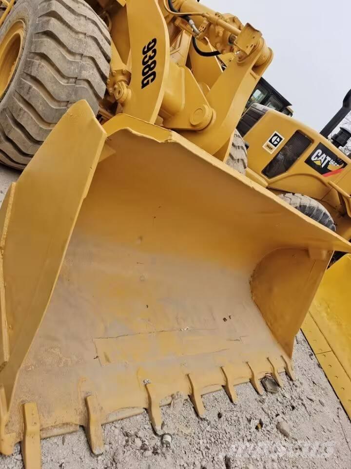 CAT 938 F Incarcator pe pneuri