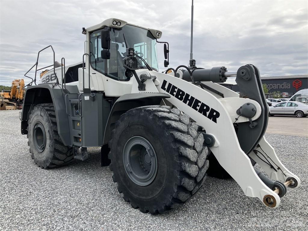 Liebherr L586 Xpower Incarcator pe pneuri