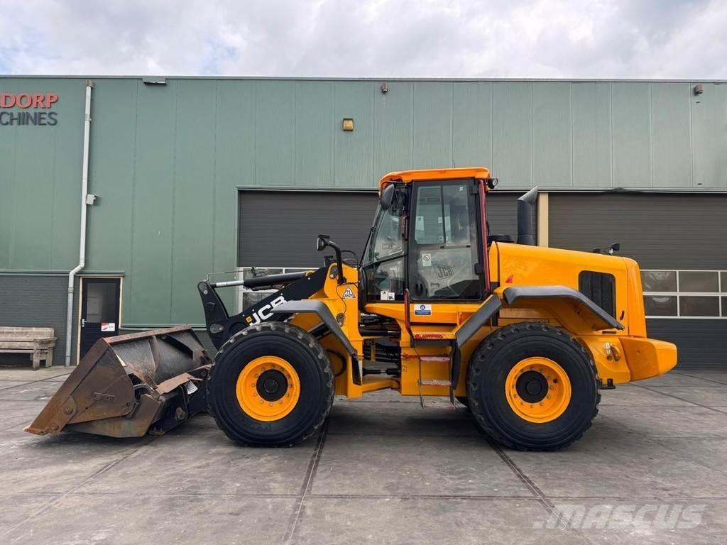 JCB 427 ZX Incarcator pe pneuri
