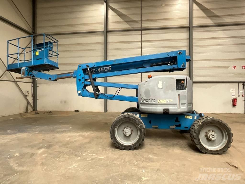 Genie Z 45/25 Nacele cu brat articulat