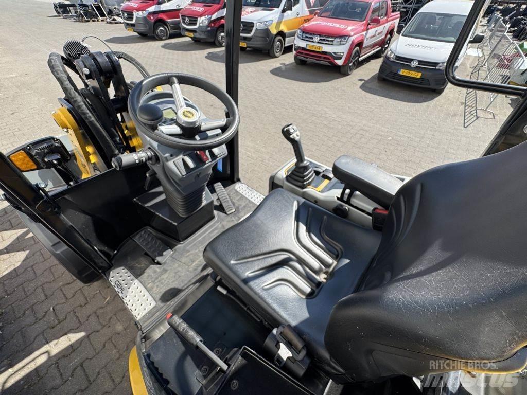 Gehl AL330 Incarcator pe pneuri