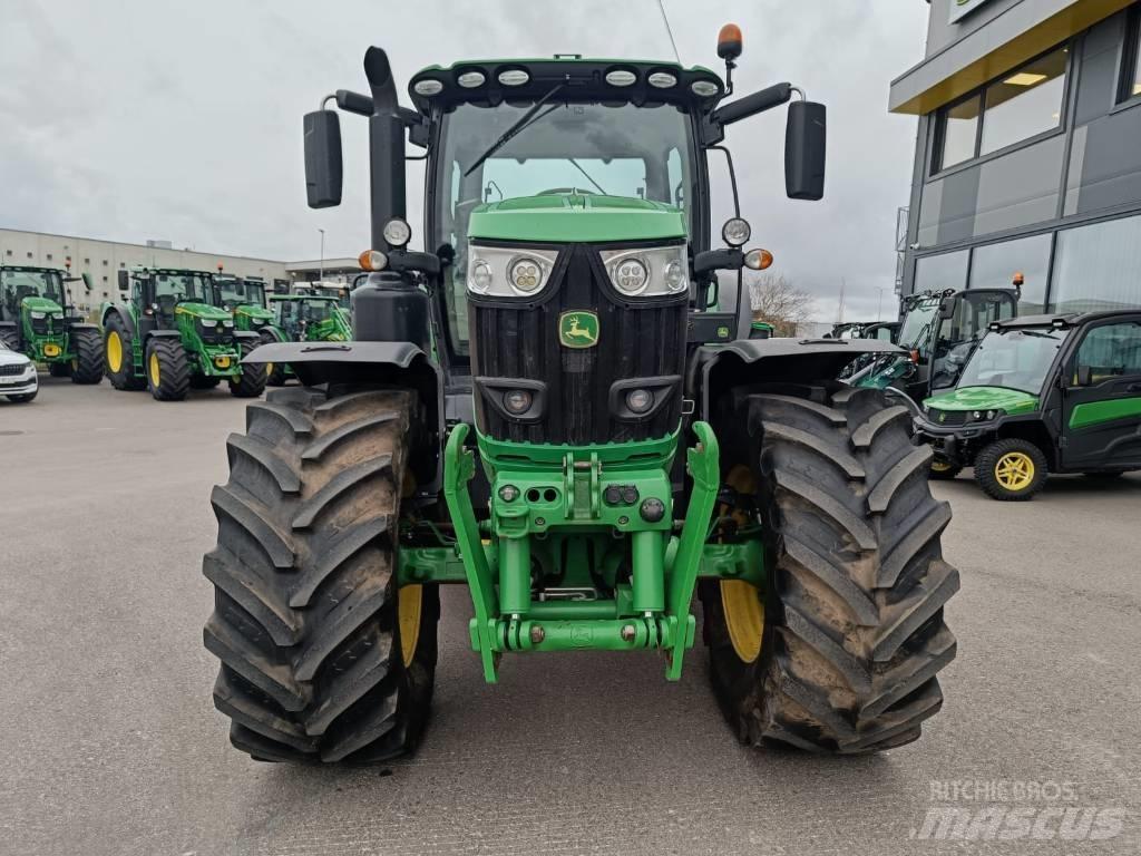 John Deere 6215 R Tractoare
