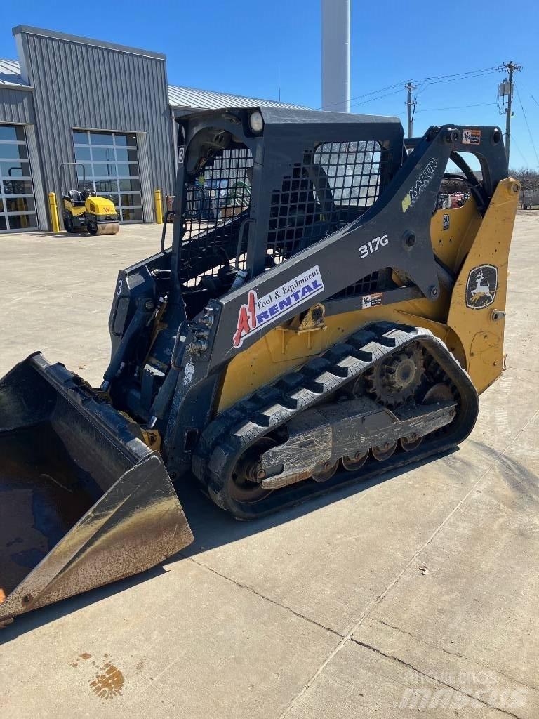 DEERE 317 G Mini incarcator
