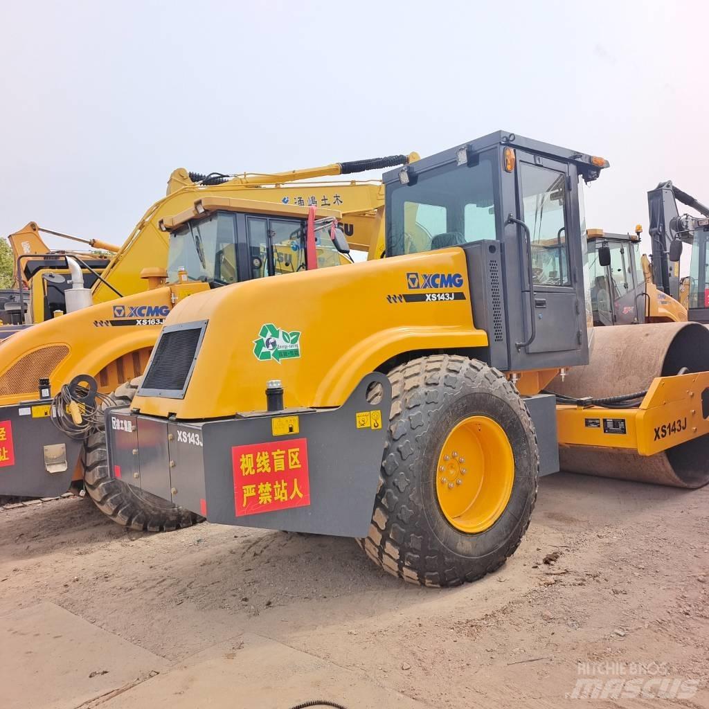 XCMG XS 142 J Cilindri compactori dubli