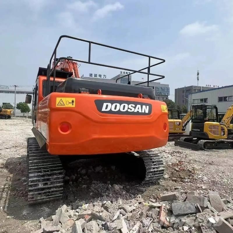 Doosan DX 300 Excavatoare pe șenile
