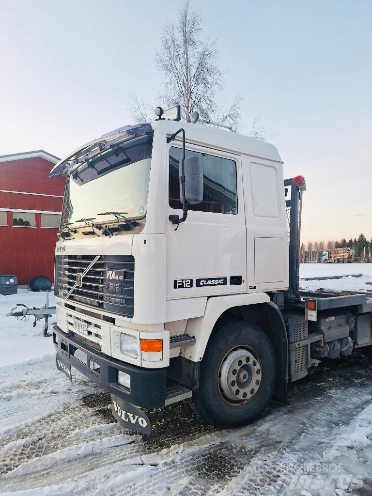 Volvo F 12 Camioane platforma/prelata