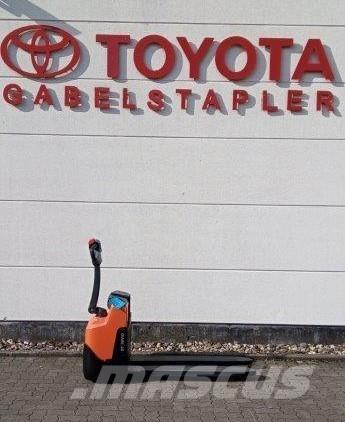 Toyota LWI 160 Transpaleta manuala