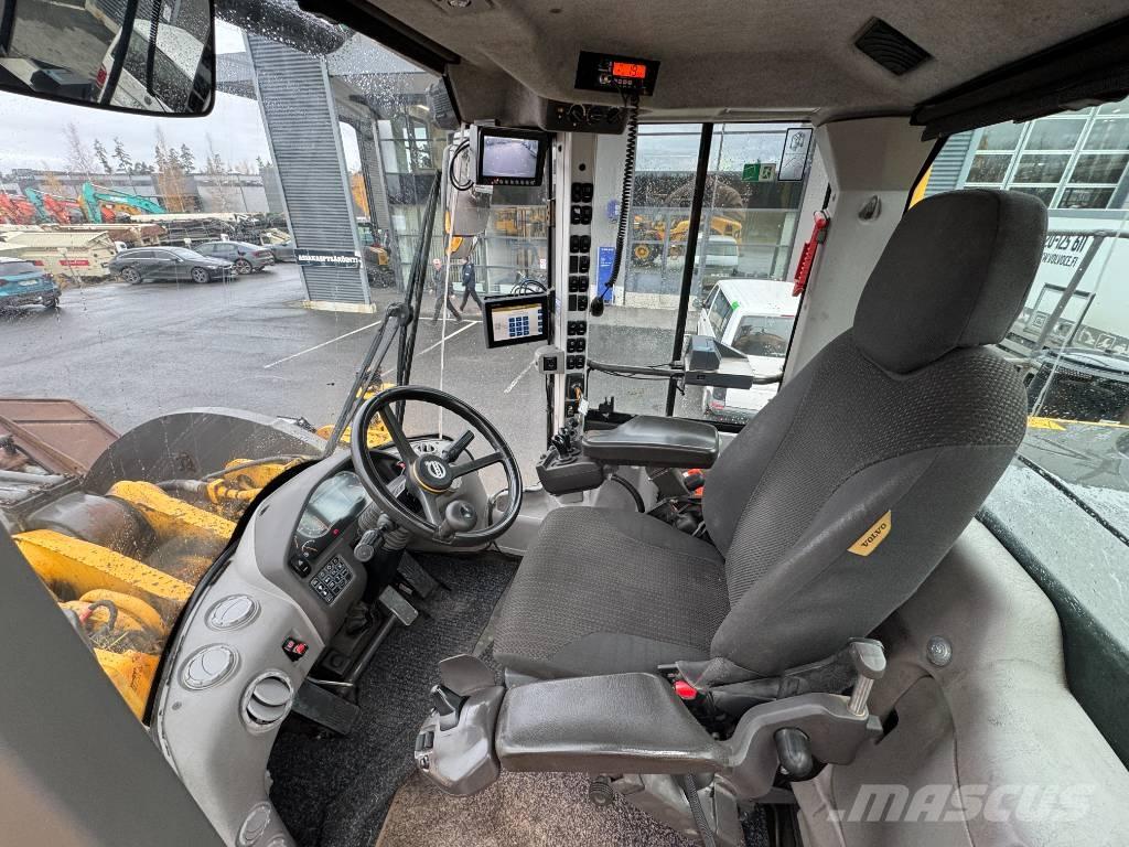 Volvo L 250 H Incarcator pe pneuri