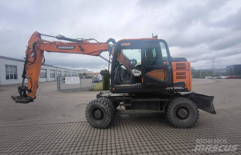 Doosan DX 165 W Excavatoare cu roti