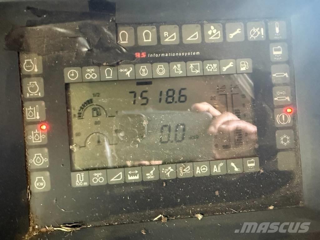 CLAAS Jaguar 900 Forajere cu autopropulsare
