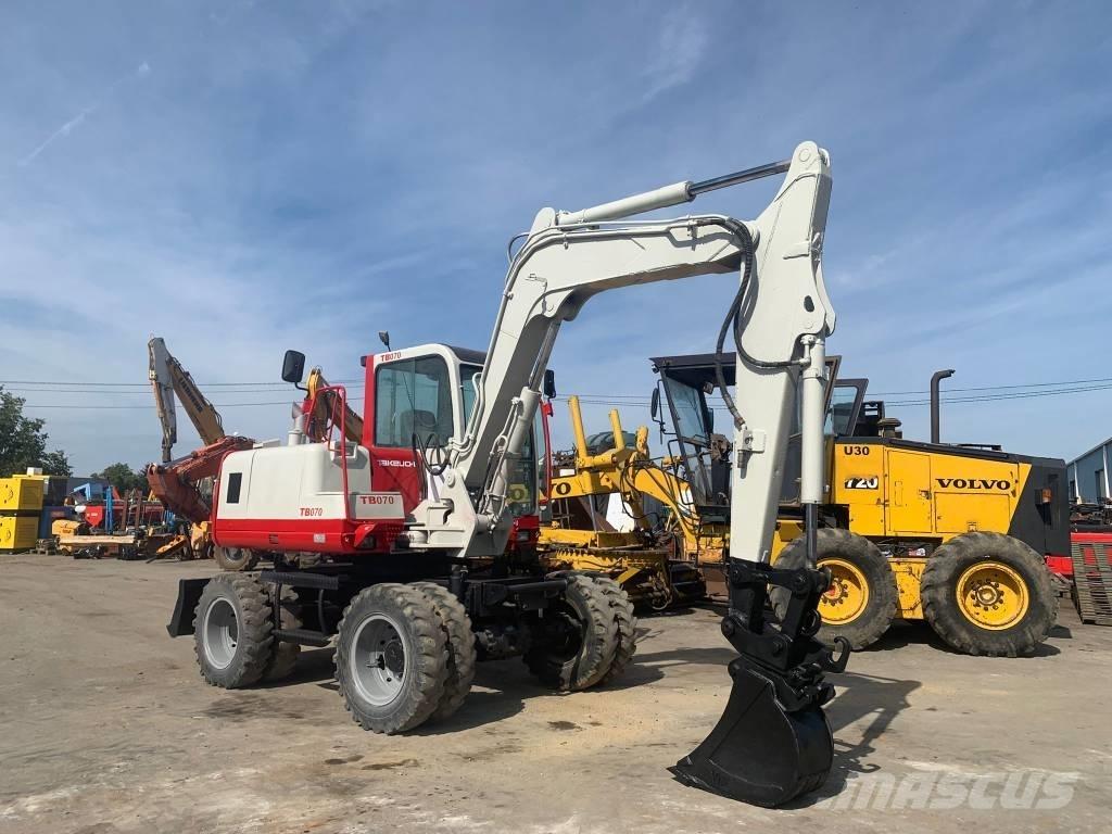 Takeuchi TB070W Excavatoare cu roti