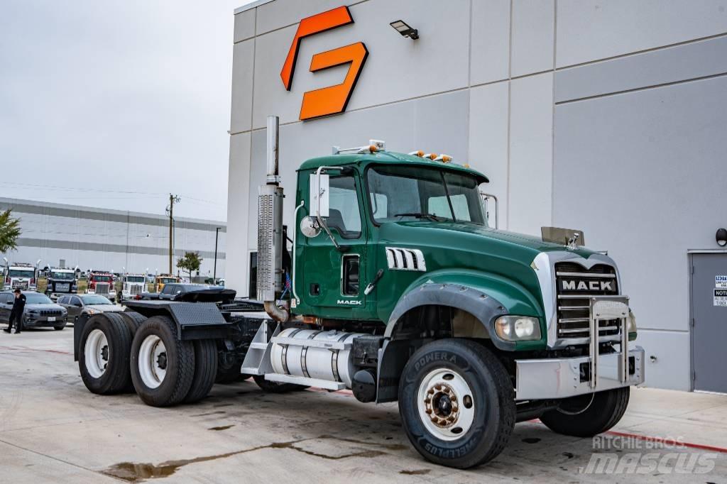 Mack Granite Autotractoare