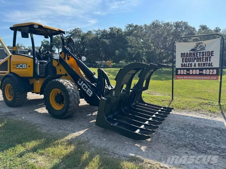 JCB 407 Incarcator pe pneuri
