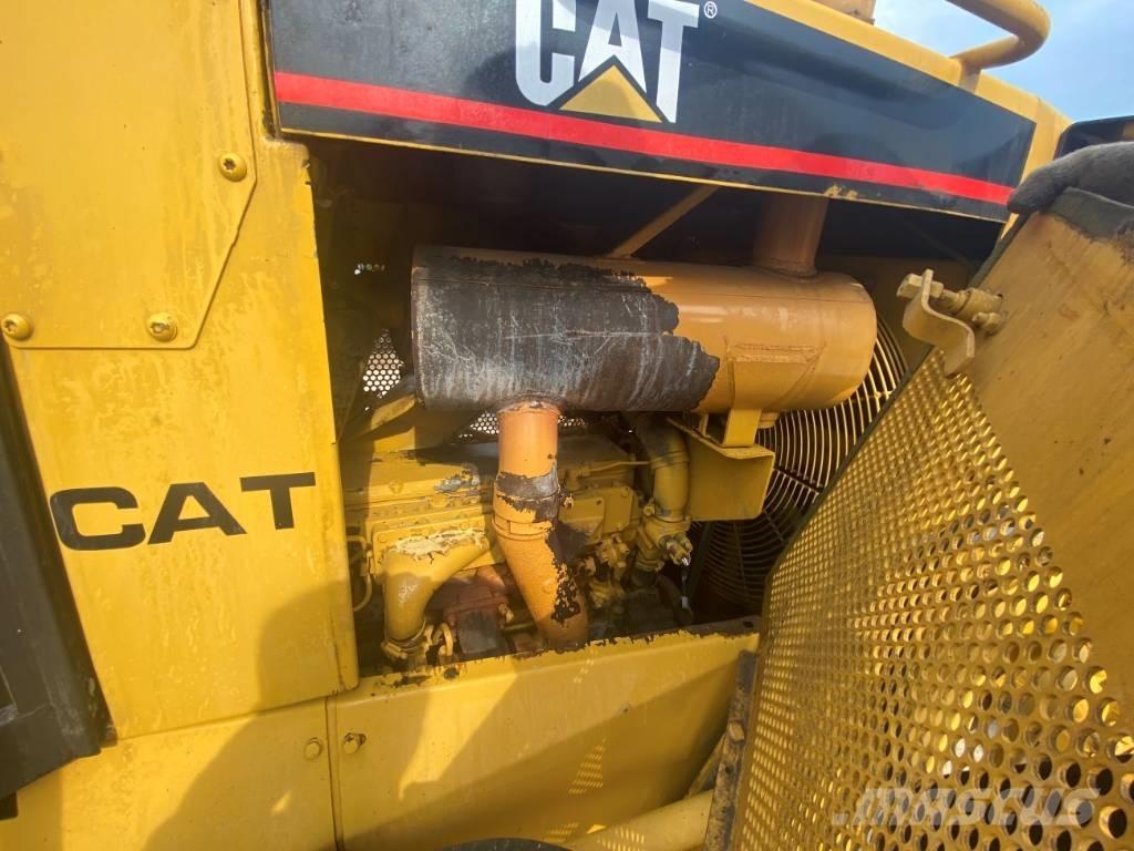CAT D6R Buldozere pe senile