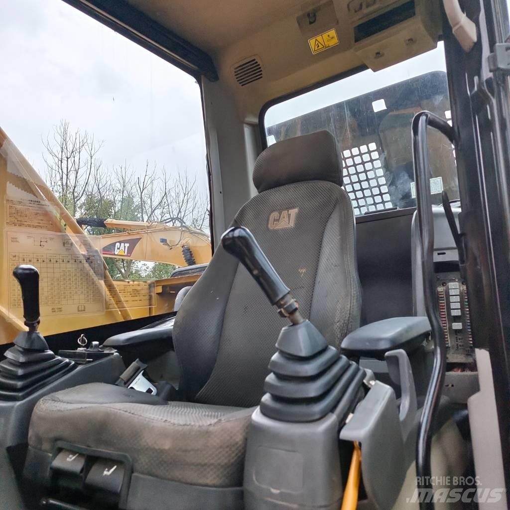 CAT 320 D Excavatoare pe șenile
