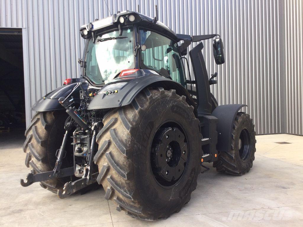 Valtra Q265 Tractoare