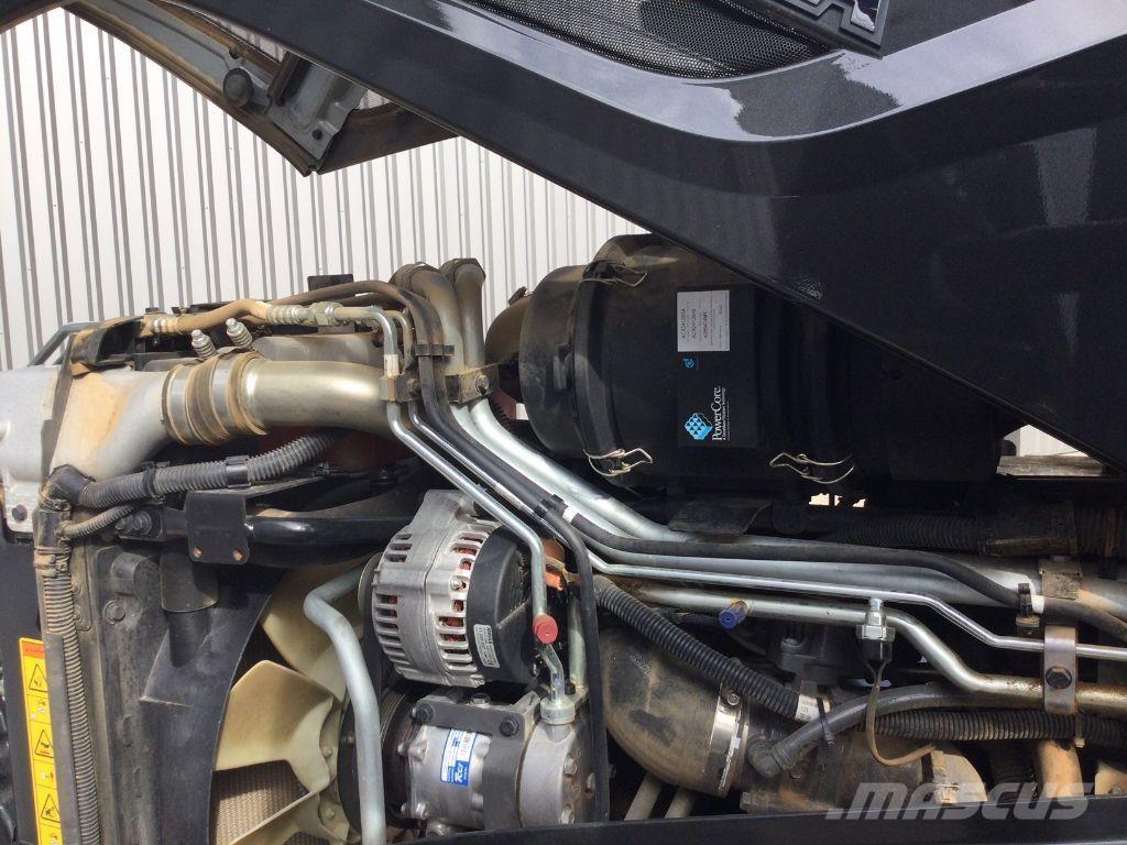 Valtra Q265 Tractoare