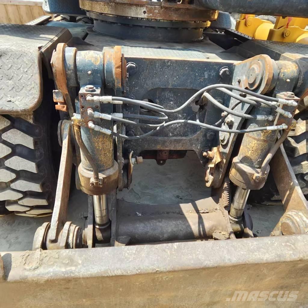 Hyundai R210W-9 Excavatoare cu roti