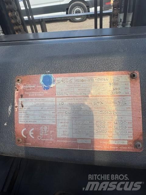 Doosan D 90 S-5 Stivuitor diesel