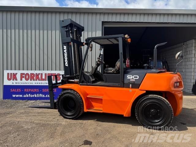 Doosan D 90 S-5 Stivuitor diesel