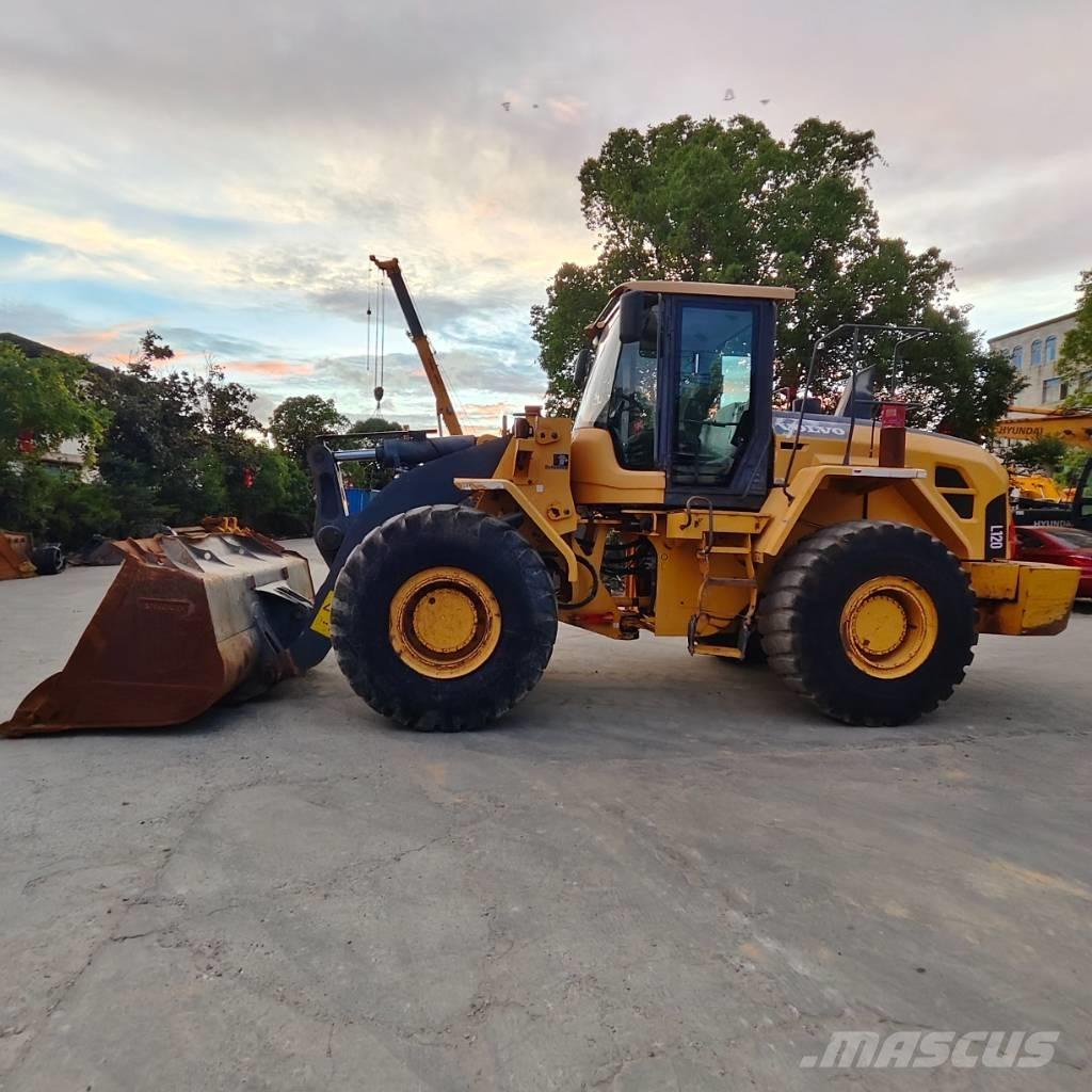 Volvo L 120 Incarcator pe pneuri