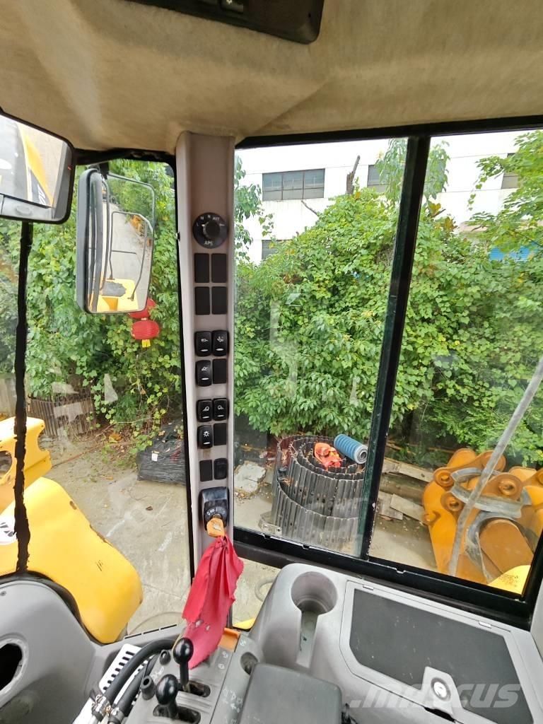 Volvo L 120 Incarcator pe pneuri
