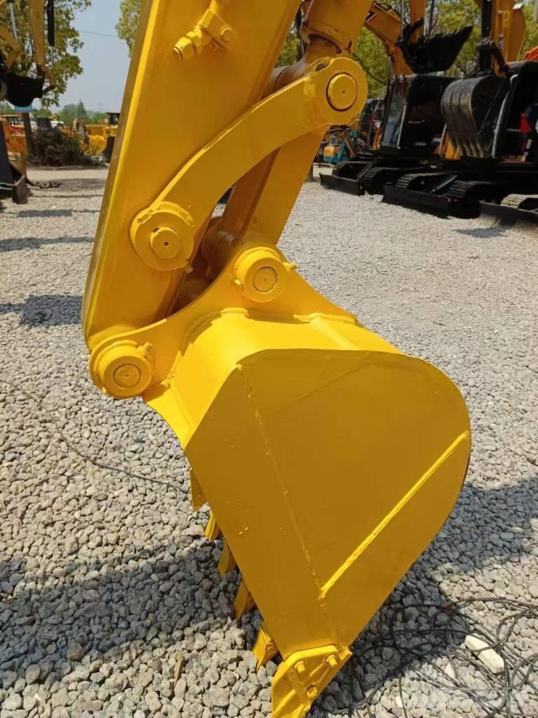 Komatsu PC 70 Excavatoare 7t - 12t