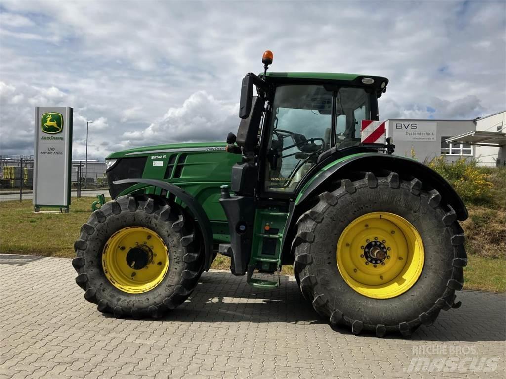 John Deere 6250R Tractoare