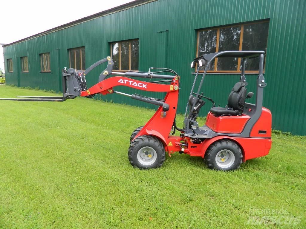Attack 810 K33 Buldoexcavatoare