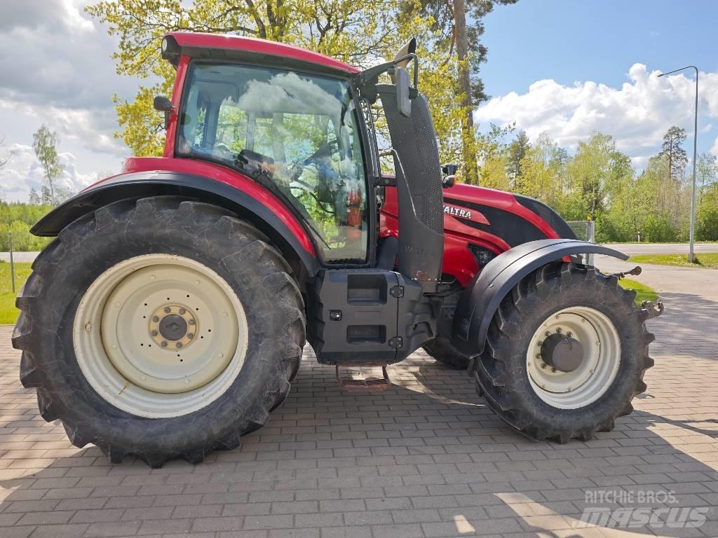 Valtra T 214 D Tractoare