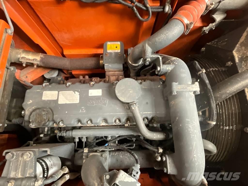 Doosan DX 235 LCR Excavatoare pe șenile
