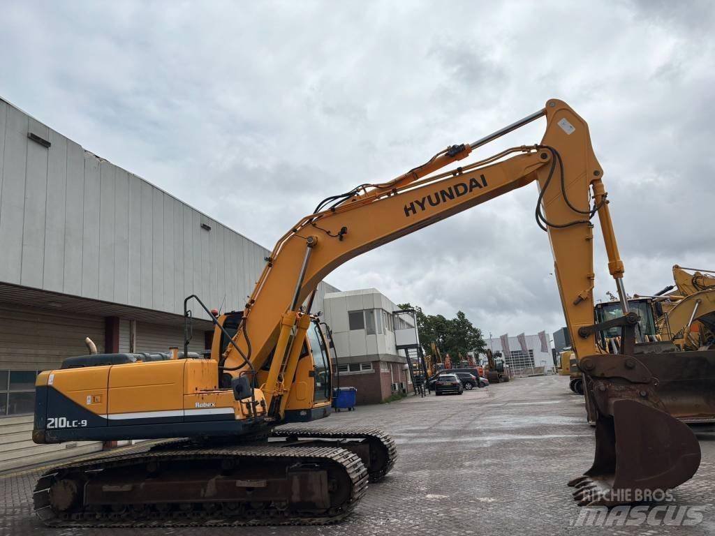 Hyundai 210 Excavatoare pe șenile
