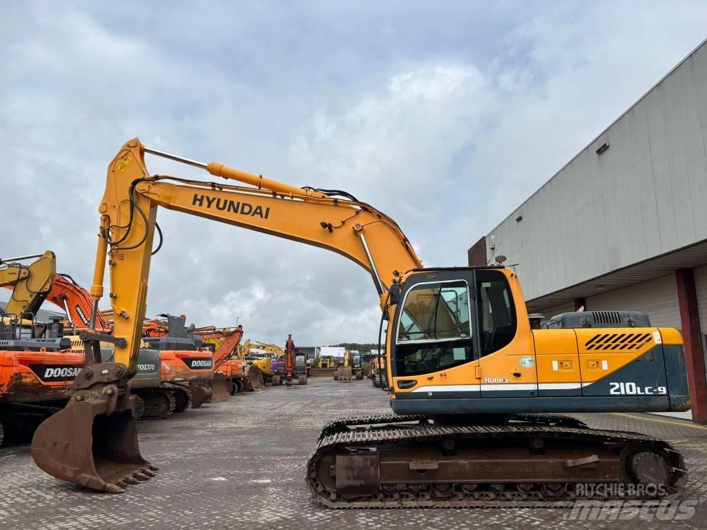 Hyundai 210 Excavatoare pe șenile
